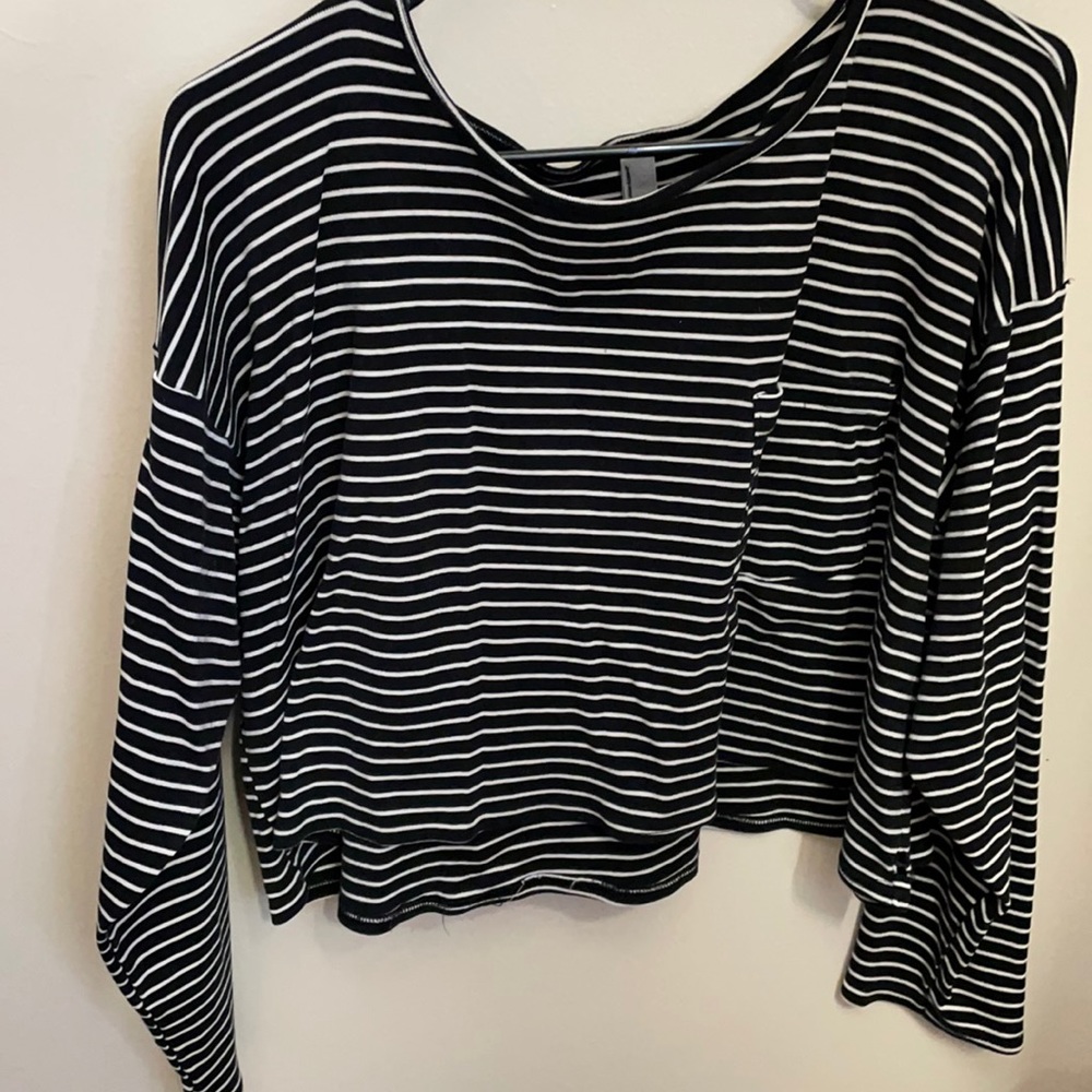 Long sleeve cropped sweater